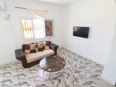 Aghir : Situé dans la résidence Lavandolive