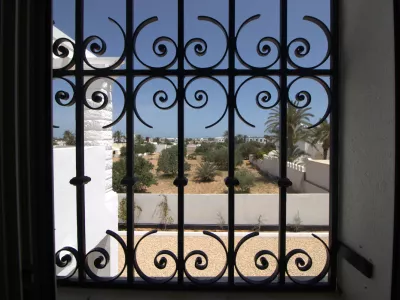 Photo 17 de Aghir : Situé dans la résidence Lavandolive