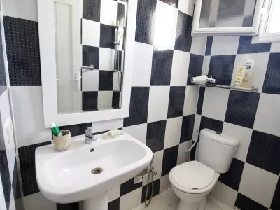 Photo 19 de Aghir : Situé dans la résidence Lavandolive