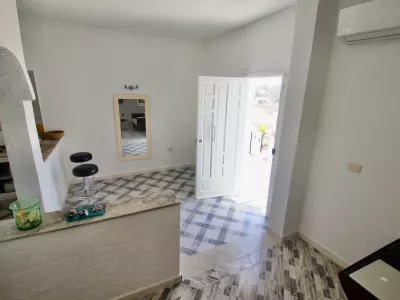 Photo 2 de Aghir : Situé dans la résidence Lavandolive