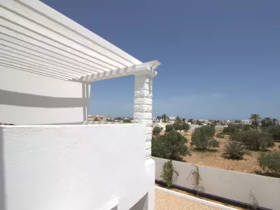 Photo 22 de Aghir : Situé dans la résidence Lavandolive