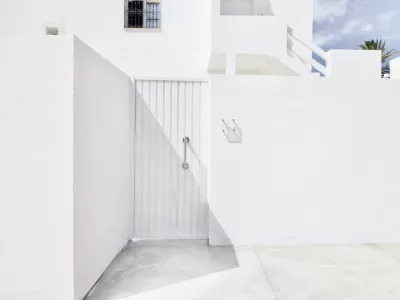 Photo 23 de Aghir : Situé dans la résidence Lavandolive