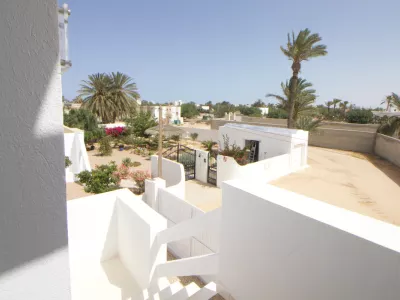 Photo 25 de Aghir : Situé dans la résidence Lavandolive