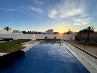 Photo 30 de Aghir : Situé dans la résidence Lavandolive