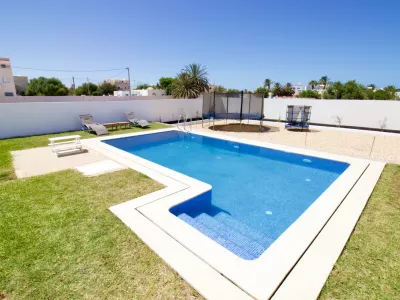 Photo 32 de Aghir : Situé dans la résidence Lavandolive