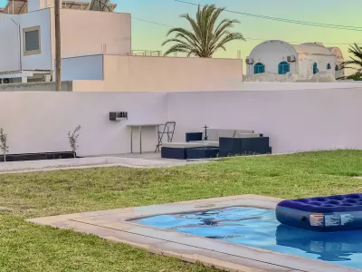 Photo 33 de Aghir : Situé dans la résidence Lavandolive