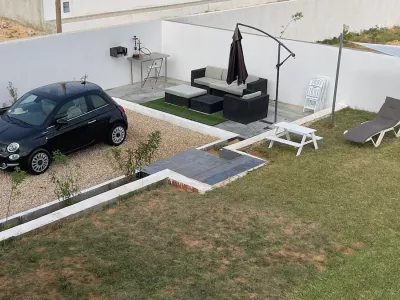 Photo 37 de Aghir : Situé dans la résidence Lavandolive