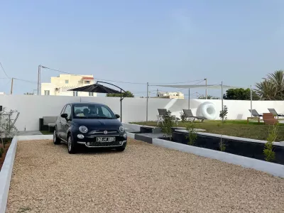 Photo 40 de Aghir : Situé dans la résidence Lavandolive