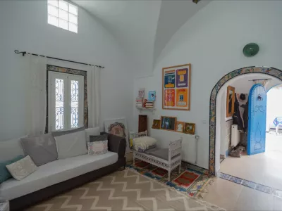 Photo 13 de Chambre privée dans une maison/un espace de travail/une terrasse artistique