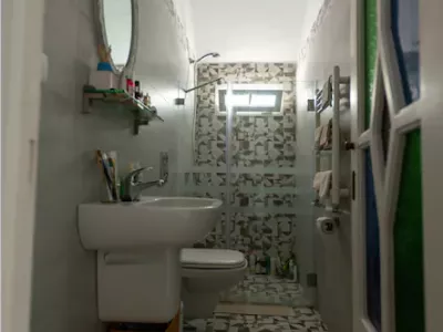 Photo 14 de Chambre privée dans une maison/un espace de travail/une terrasse artistique