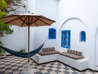 Photo 2 de Chambre privée dans une maison/un espace de travail/une terrasse artistique