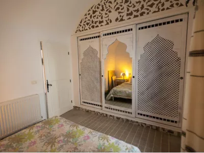 Photo 3 de Chambre privée dans une maison/un espace de travail/une terrasse artistique