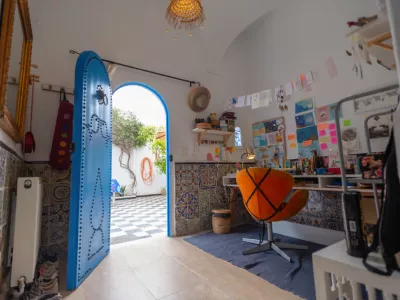 Photo 8 de Chambre privée dans une maison/un espace de travail/une terrasse artistique
