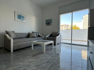 Grand appartement avec terrasse(5 min de la plage)