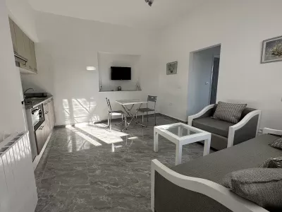 Photo 3 de Grand Appartement s+1 (5 min de la plage)