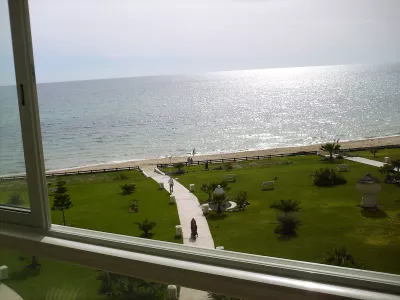 Photo 6 de Pieds dans l eau, centre ville hammamet- nord