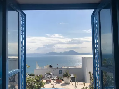 Photo 2 de Boundless Blue House - Meilleure vue sur la mer - WiFi 50 Mbps