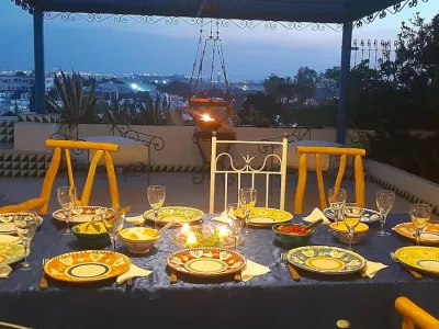 Photo 12 de Petite place des artistes