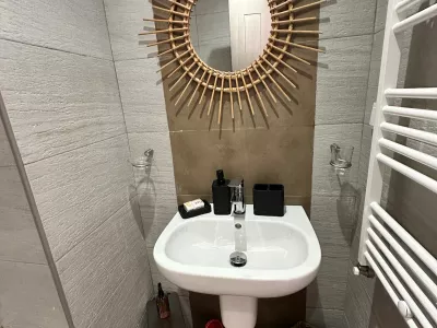 Photo 36 de The Blue Luxury Apartment Residence avec piscine