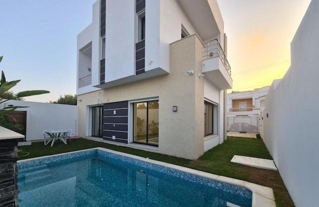 Villa with Private Pool and large accommodation - Photo 11