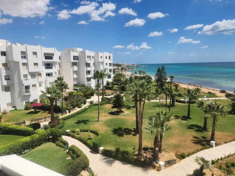 Superbe appartement en bord de mer/vue à Hammamet - Photo 5