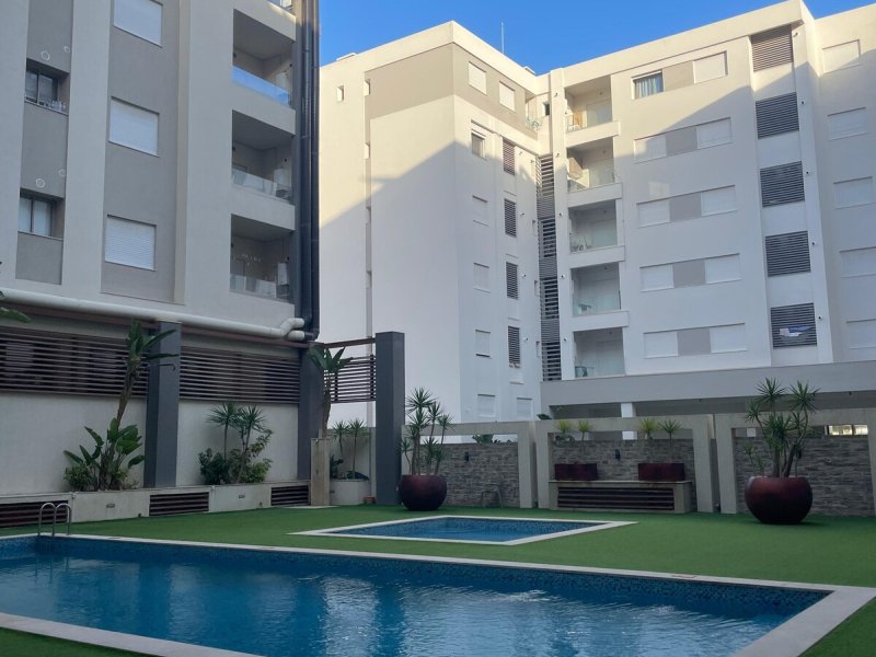 S+1 moderne – piscine et proche plage - Photo 11