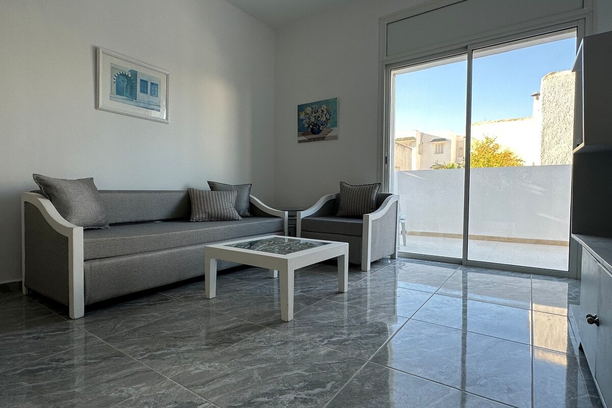 Grand appartement avec terrasse(5 min de la plage) - Photo principale