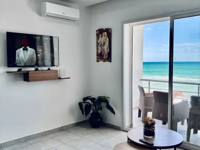 Photo 2 de Appartement pied dans l’eau (Dar Naima)