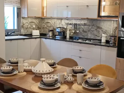 Photo 10 de Appart Luxueux Stella  S+2 avec Piscine