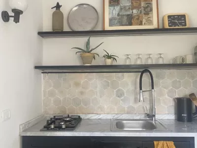 Lella Zohra, petit déjeuner et piscine  Sidi Bou Said