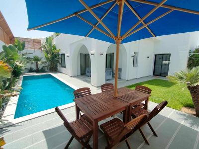 Belle maison avec belle piscine/très proche de la mer