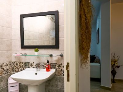 Photo 13 de Bord de mer 1BR à Hammamet | Moderne • Balcon • Climatisation