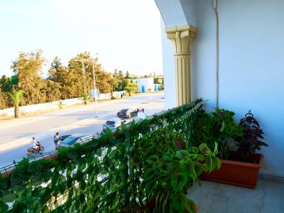 Photo 14 de Bord de mer 1BR à Hammamet | Moderne • Balcon • Climatisation