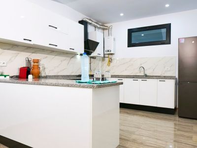 Photo 4 de Bord de mer 1BR à Hammamet | Moderne • Balcon • Climatisation