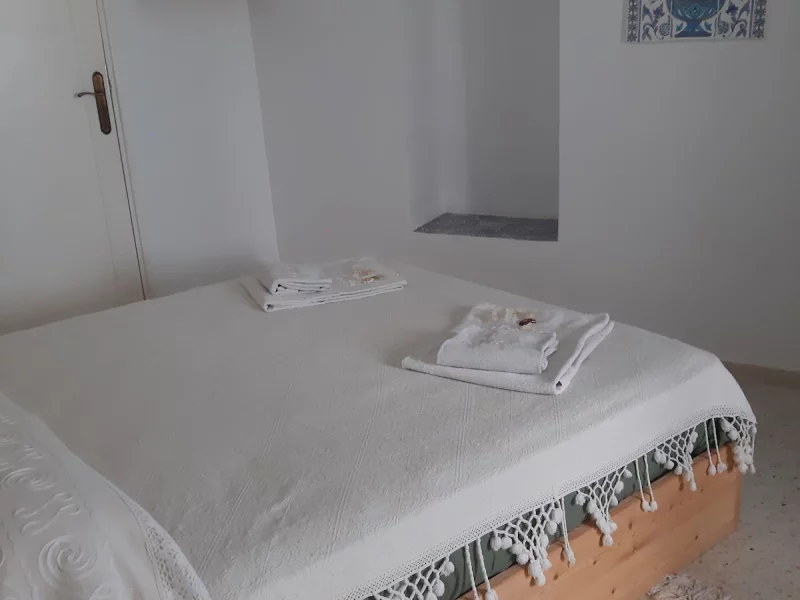 Petite place des artistes - Photo 3