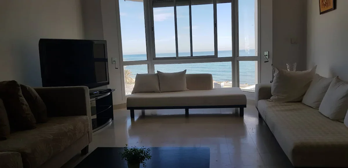 Appartement avec vue sur la mer et accès privé à la plage - Photo principale