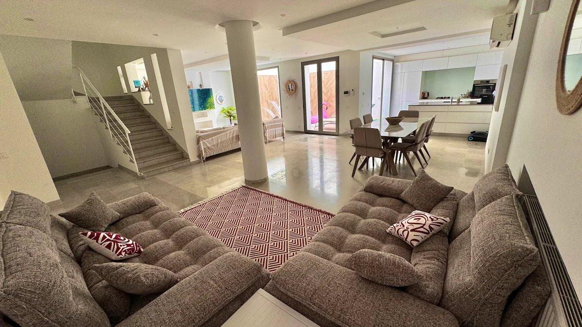 Villa Triplex à 200m de la plage à Hammamet Nord