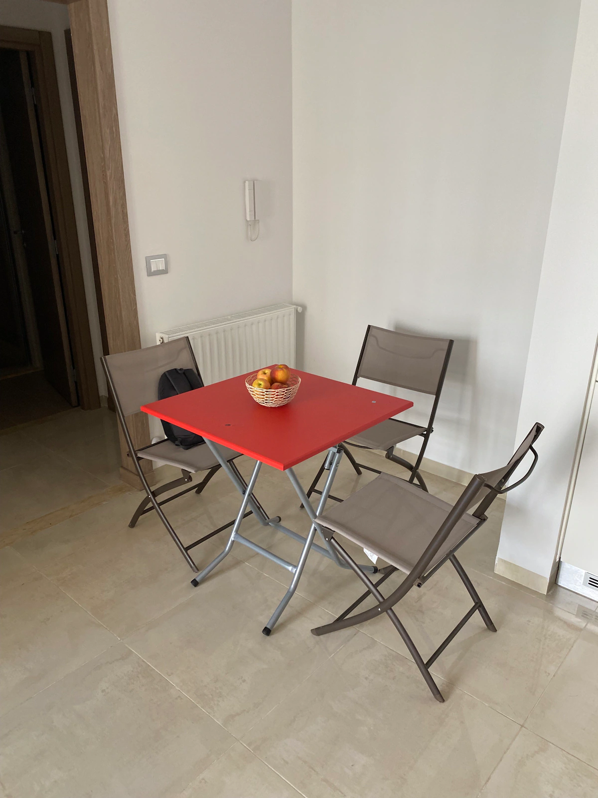 Moderne S+1 avec piscine à 400m de la plage