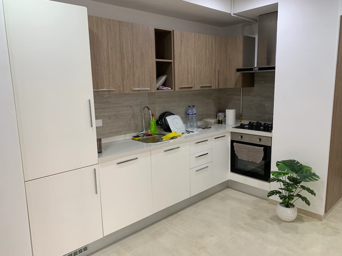 Moderne S+1 avec piscine à 400m de la plage