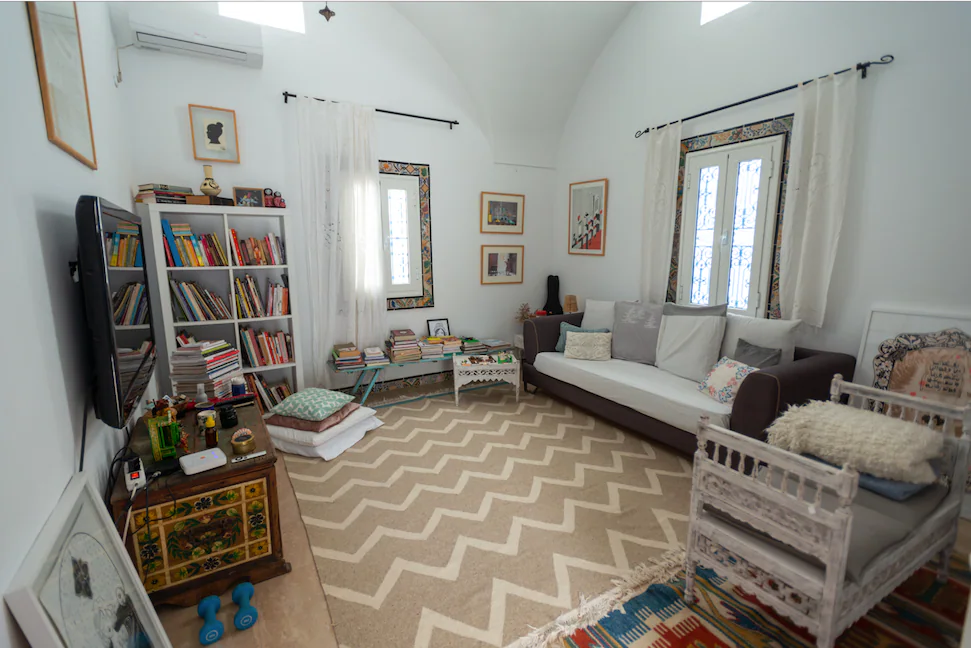 Chambre privée dans une maison/un espace de travail/une terrasse artistique