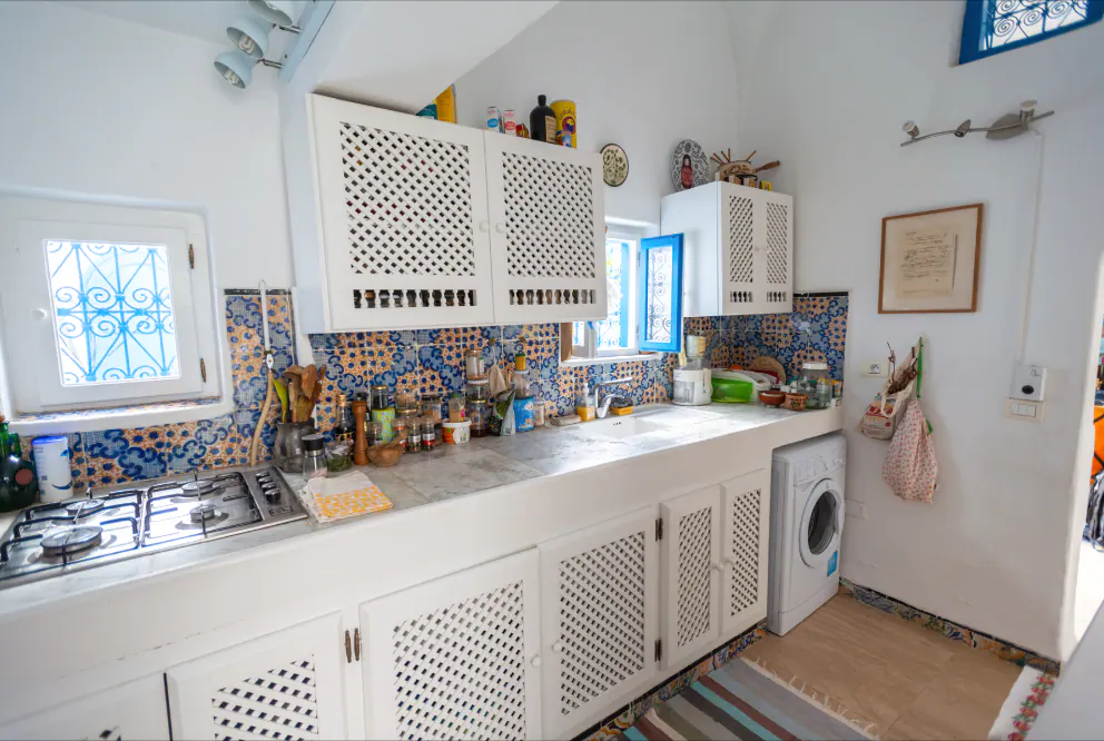 Chambre privée dans une maison/un espace de travail/une terrasse artistique