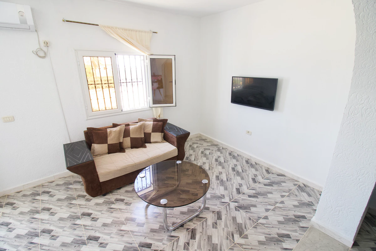 Aghir : Situé dans la résidence Lavandolive